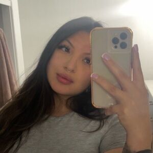 Meet your Posher, Isella